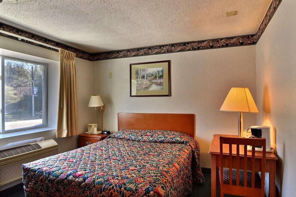 Rodeway Inn Bedford Buitenkant foto