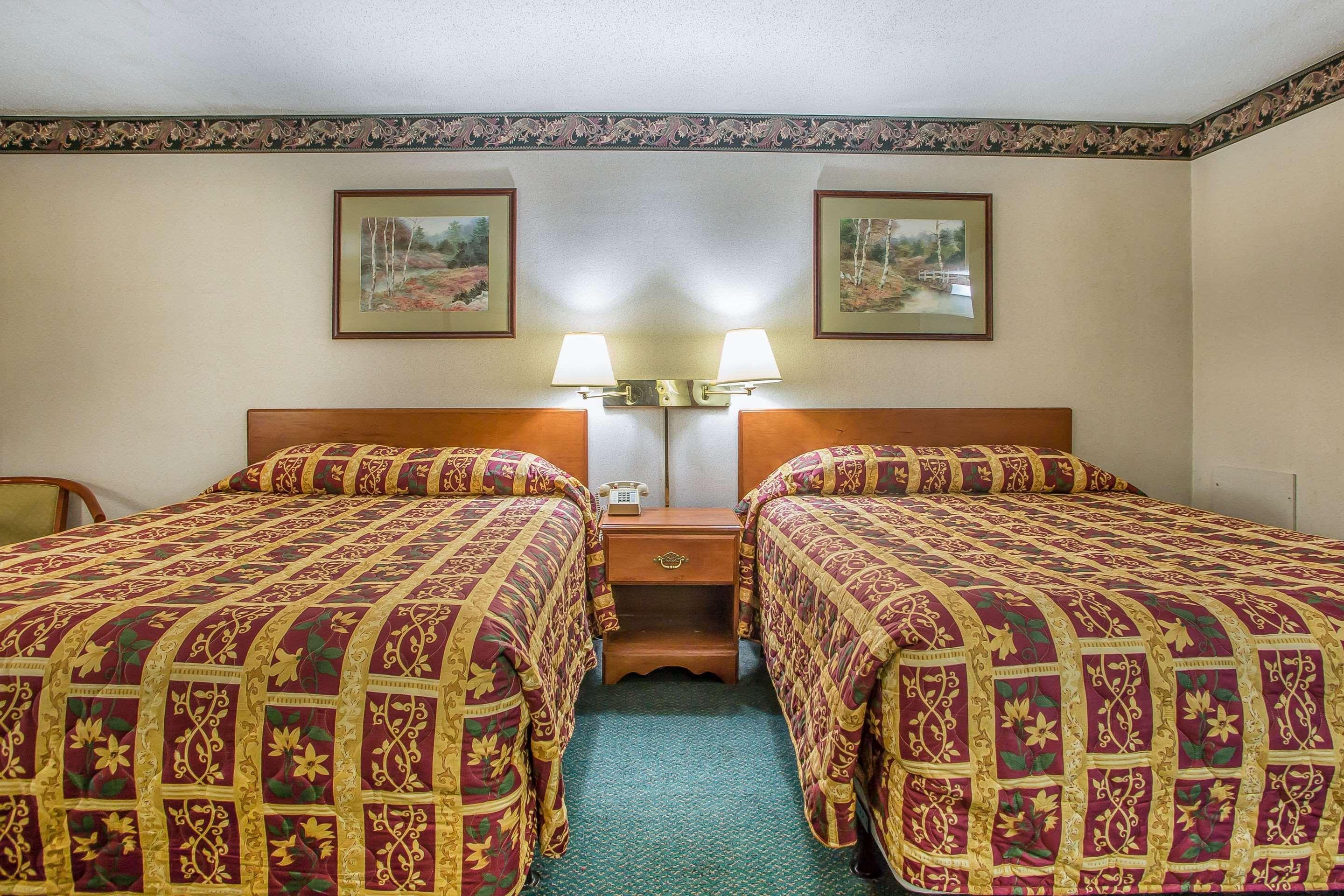 Rodeway Inn Bedford Buitenkant foto