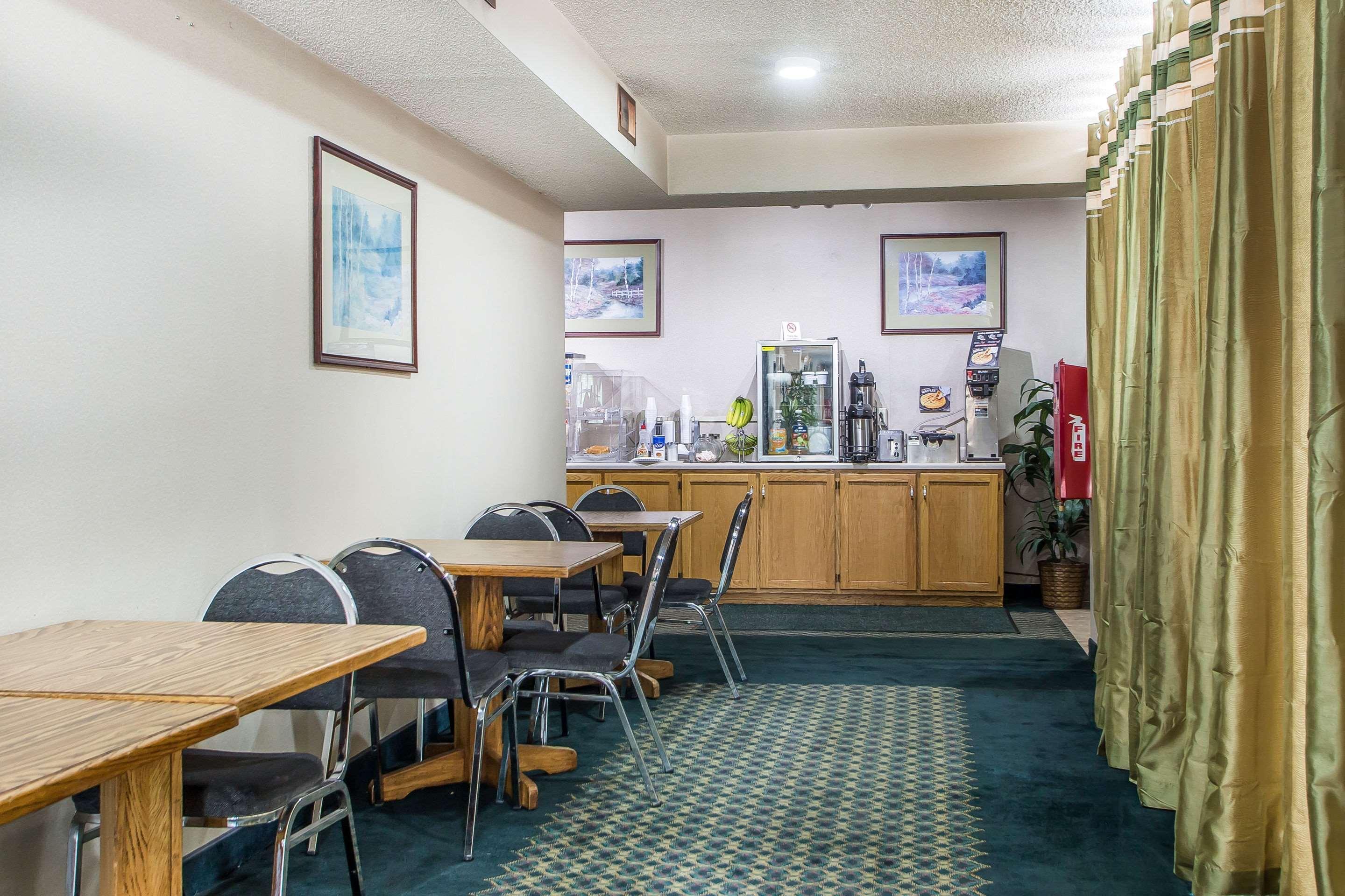 Rodeway Inn Bedford Buitenkant foto