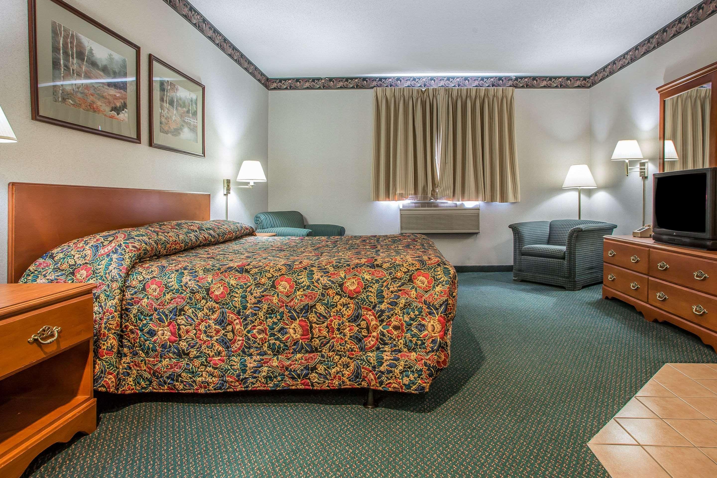 Rodeway Inn Bedford Buitenkant foto
